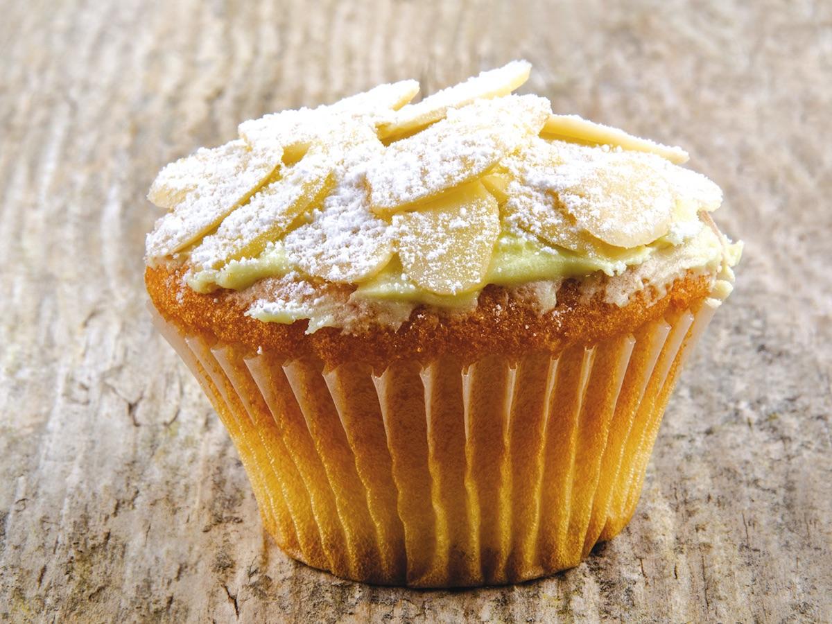 nestle lait en poudre nido milk powder 1800g  convient pour de nombreuses recettes, notamment les tiakry dégué