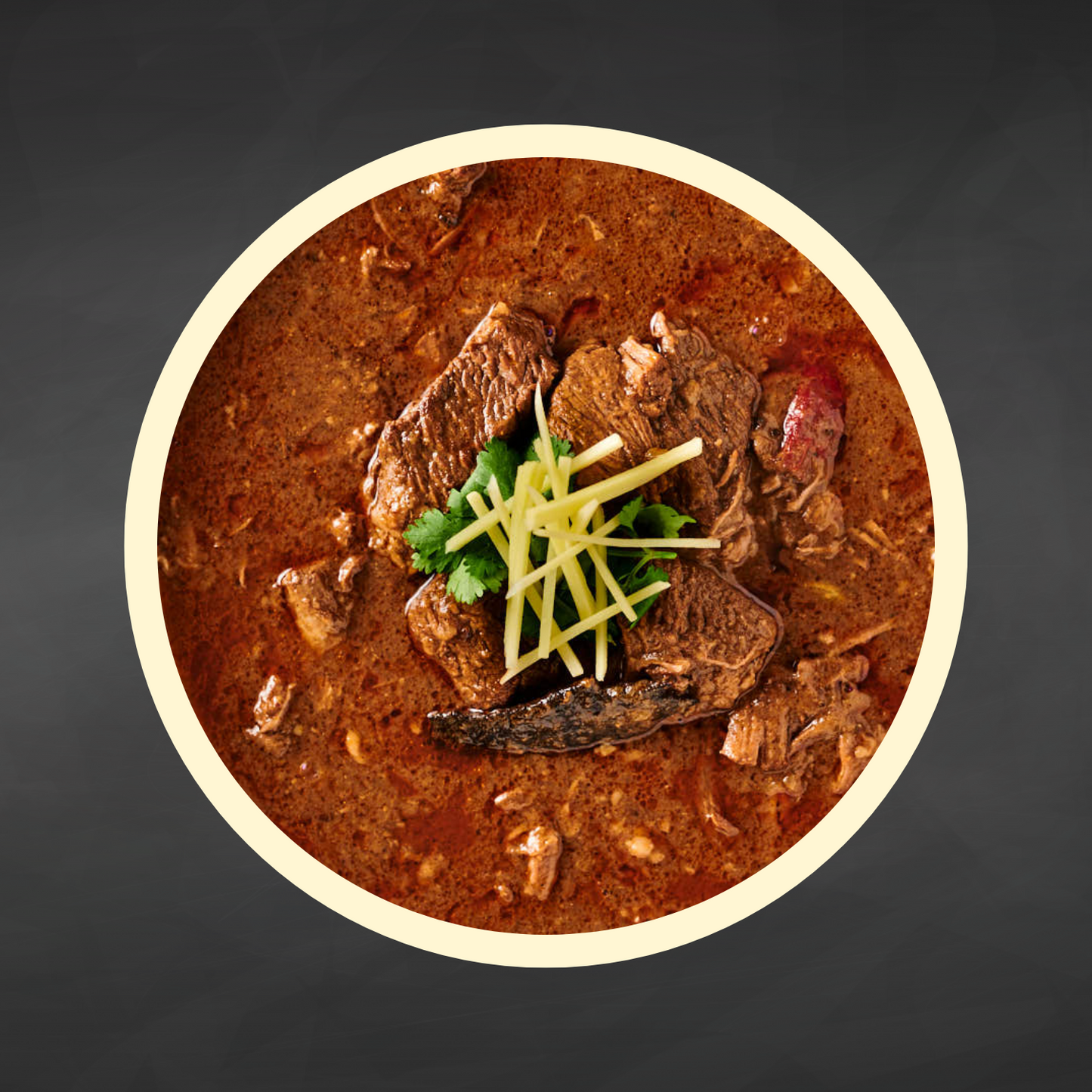 boeuf bourguignon à la pakistanaise, appelé Nihari ou Nehari, peut aussi être préparé en ajoutant des pieds de veau au jarret de boeuf ( plat connu sous le nom de Nihari Paye ), ce plat est peut être servi avec des naans ou riz basmati blanc, et des oignons frits en accompagnement