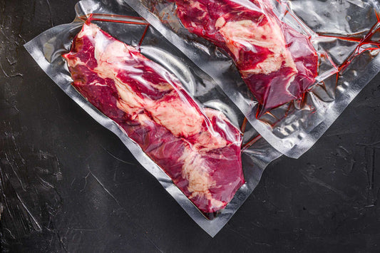 Images de sachets de viandes tranparents sous vides, halal avs achahada, Guide pratique conservation des viandes au réfrigérateur avec tableaux durées recommandées