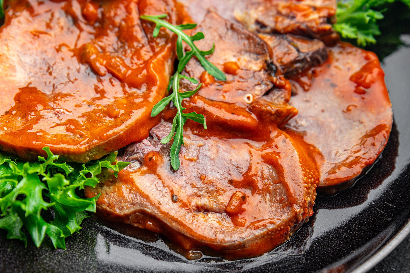 Langue de boeuf sauce piquante en tranches