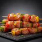 Brochettes de poulet marinées avec poivrons certifiées halal AVS Achahada - viande fraîche prête à griller